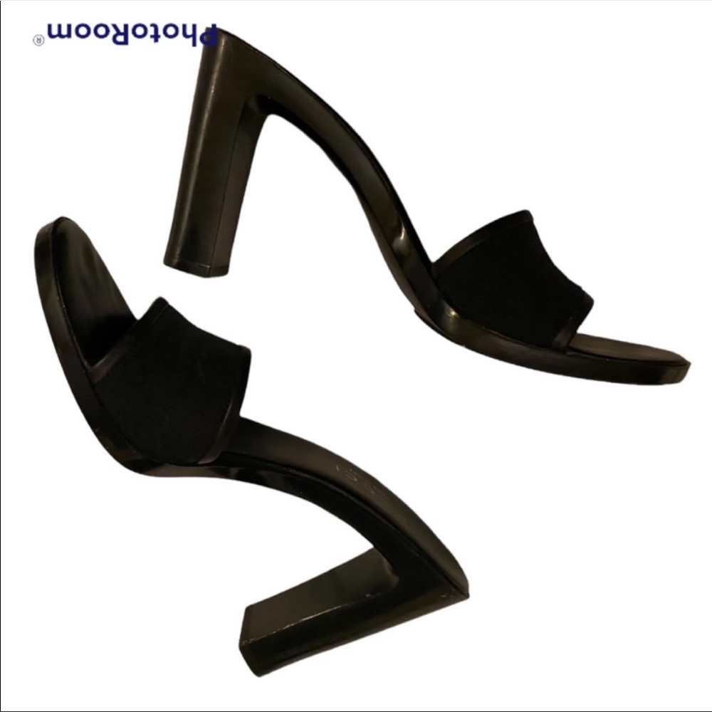 Y2K AUTH GUCCI TOM FORD MONOGRAM CANVAS OPEN TOE HIGH HEEL SANDALS ⭐️⭐️⭐️⭐️⭐️ - Picture 4 of 16